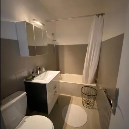 Apartment Joli Studio Avec Terrasse *